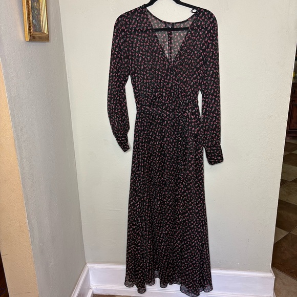Spy Zone Exchange Dresses & Skirts - Black Long-Sleeve Floral Wrap Maxi Dress with Pink Print Size Medium